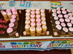 cupcakes 100